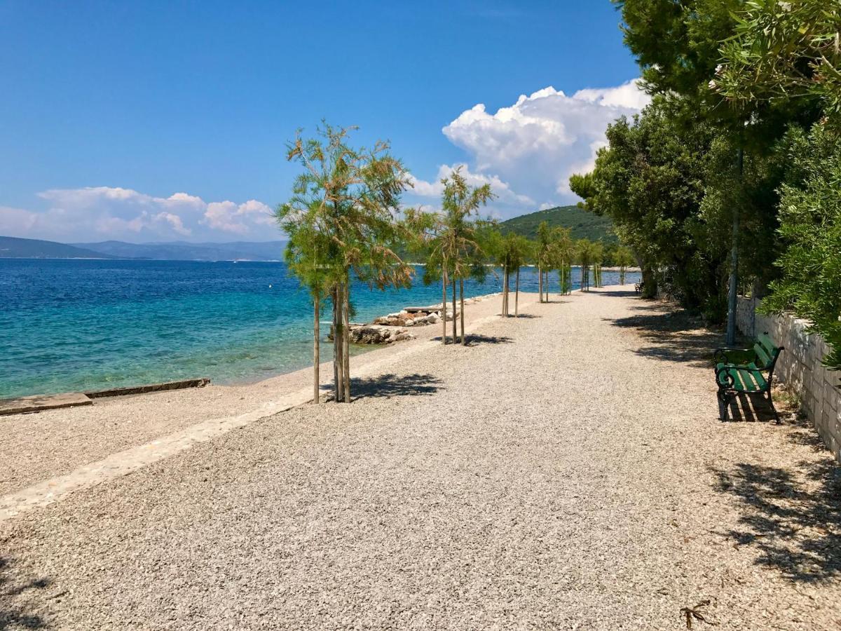 Villa Lemony Maslinica Buitenkant foto