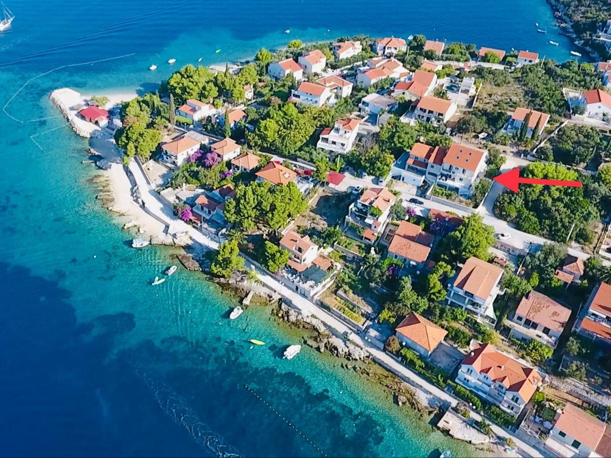 Villa Lemony Maslinica Buitenkant foto